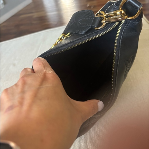 Louis Vuitton over the moon - Picture 8 of 11